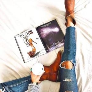 Frye Billy 7 short tan leather cowboy ankle boots.